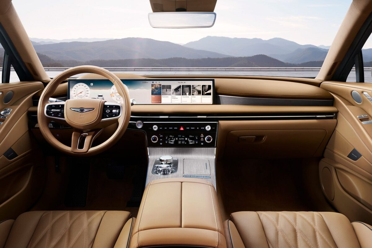 G80 interior image 1 (Brown)