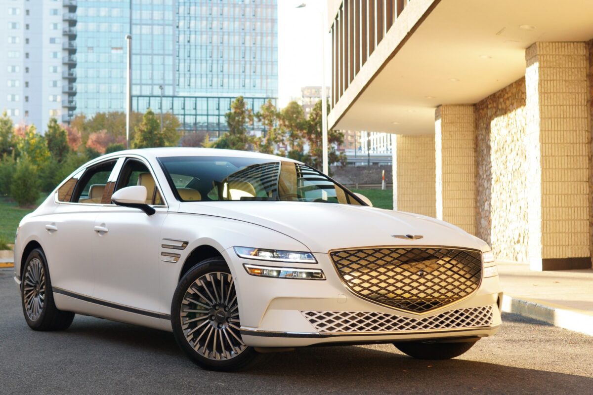 Genesis G80 Exterior (White)